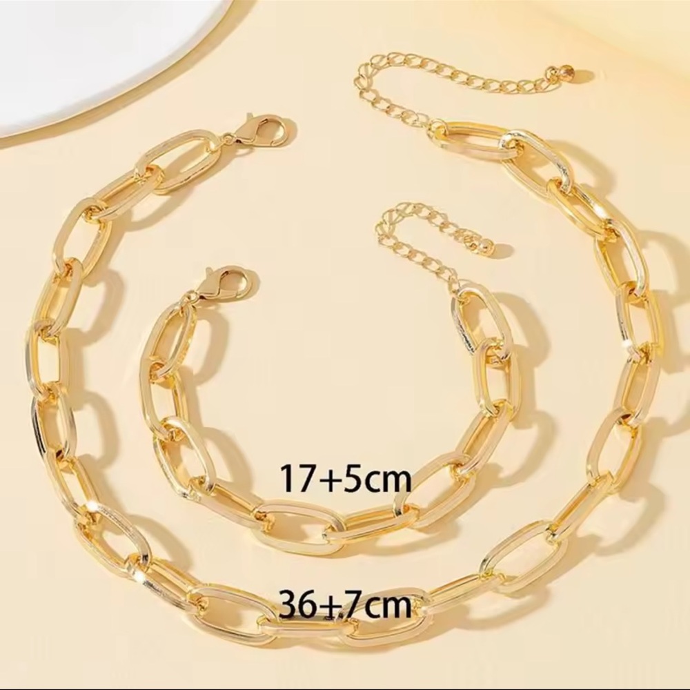 Chunky Gold Chain Necklace & Bracelet Set 
Modern Statement Jewelry - Picture 3 of 5